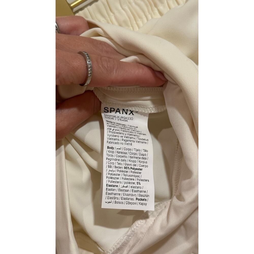NWT SPANX Travel Gab Shorts in Linen - Size S - Picture 4 of 6